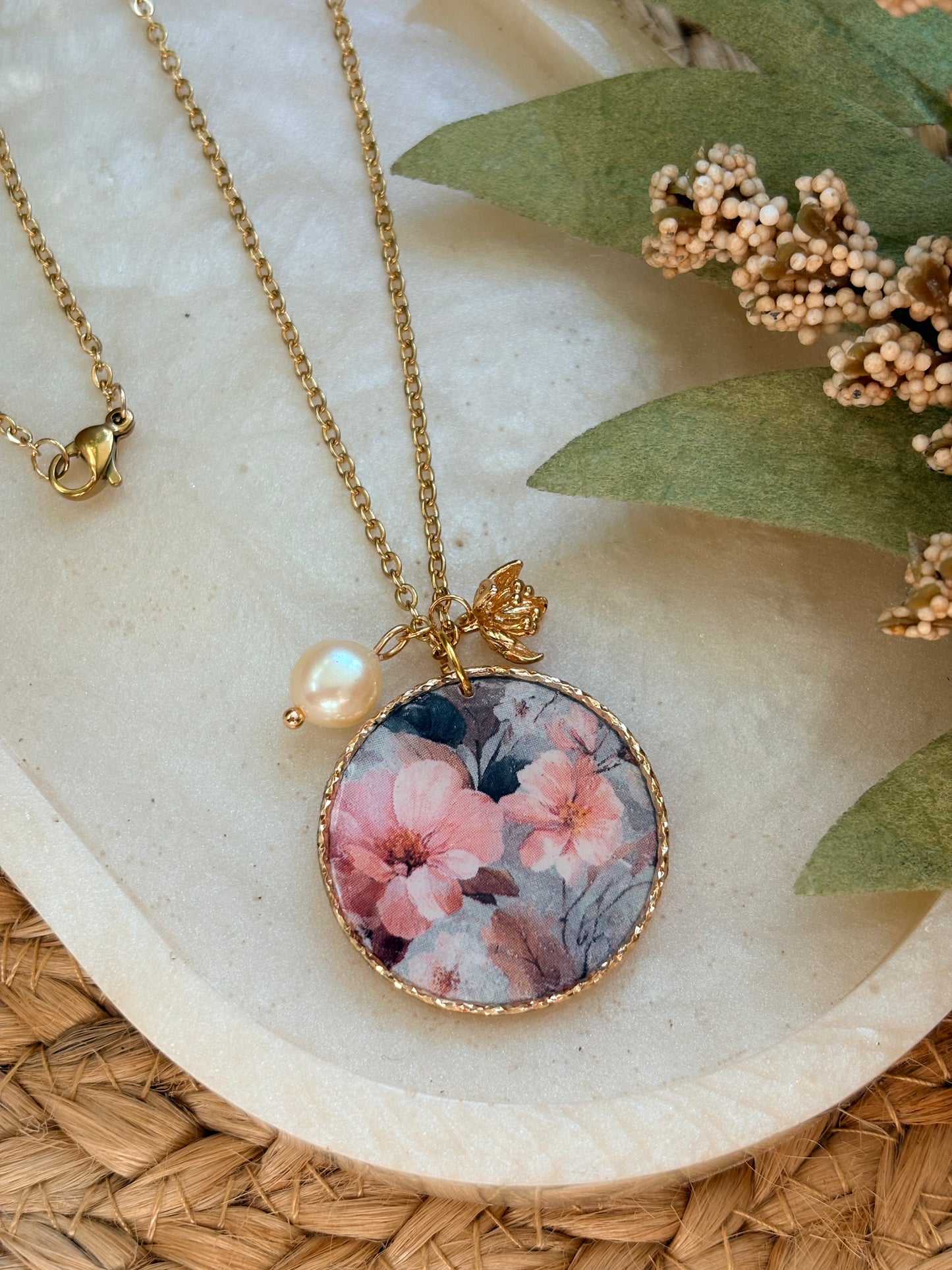 Round Floral Charm Necklace