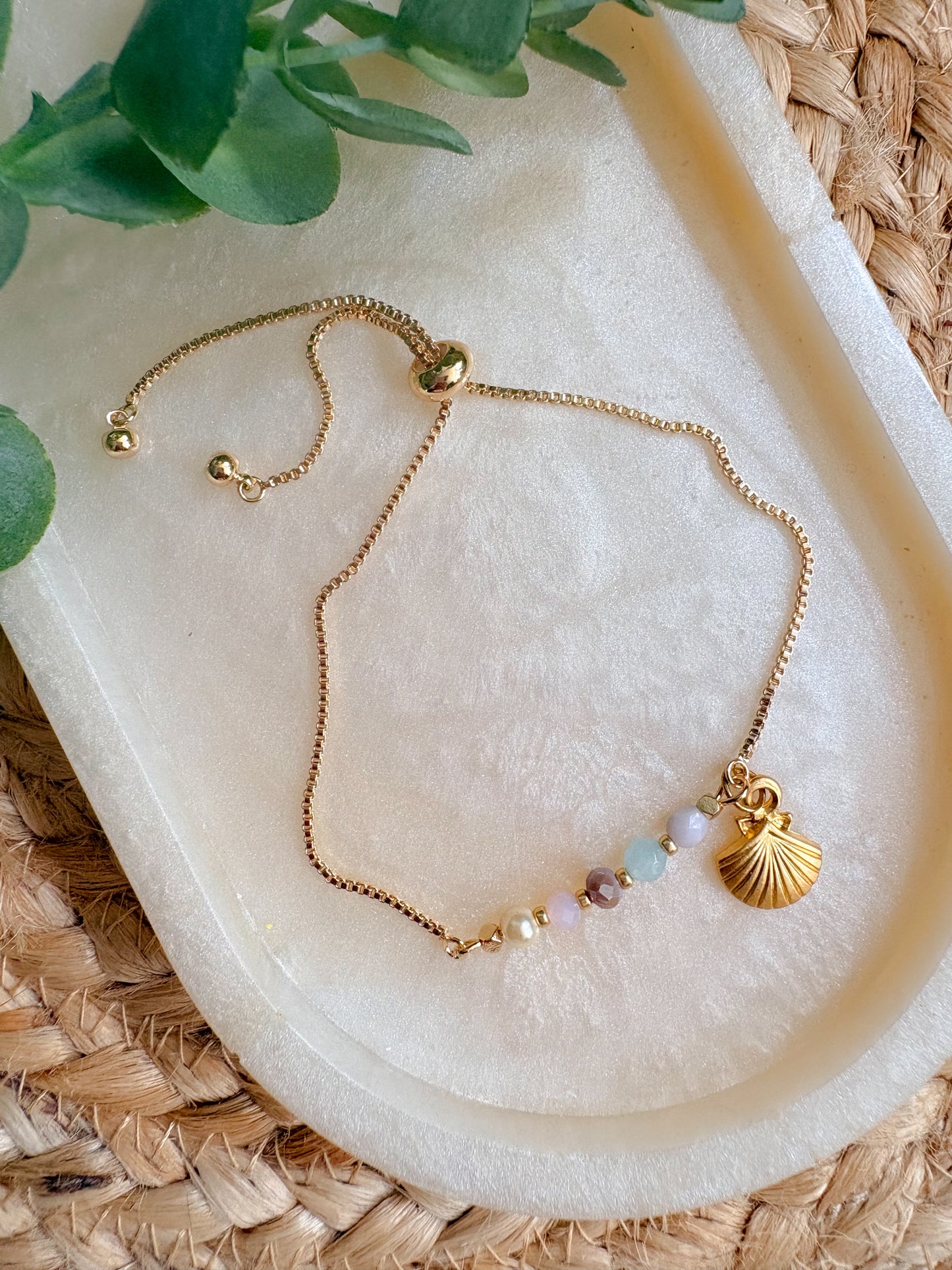 Adjustable gold plated beaded bracelet