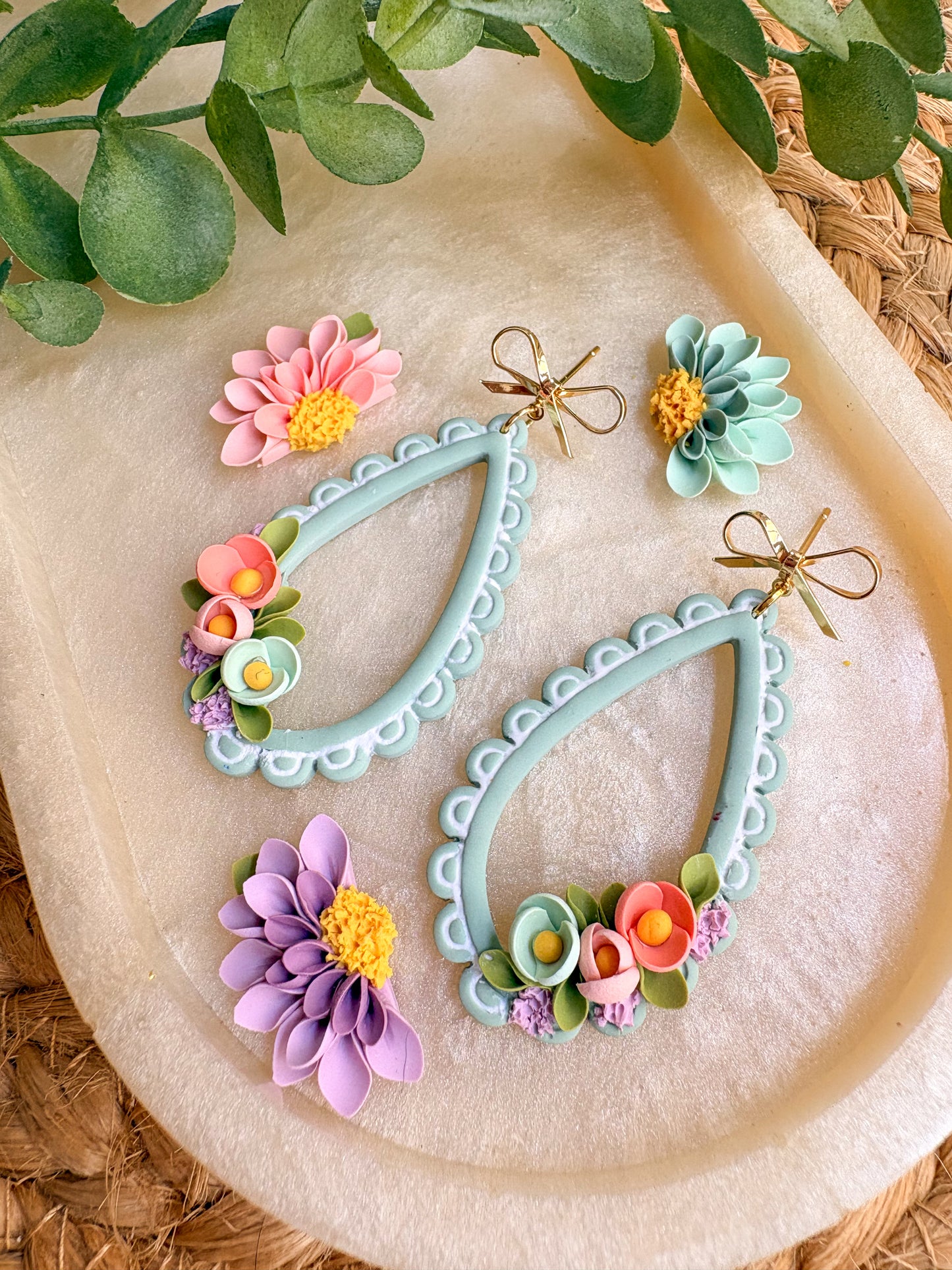 Floral lacy teardrop earrings