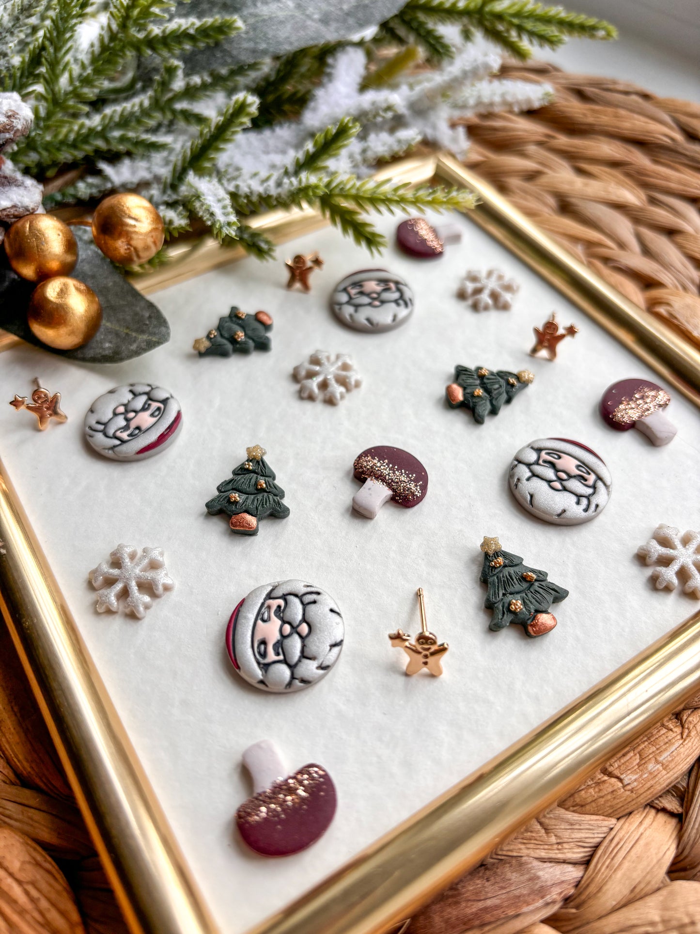 Pack of 5 Christmas Studs