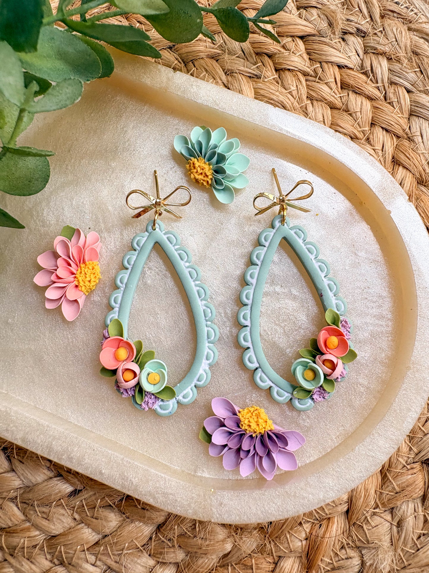 Floral lacy teardrop earrings