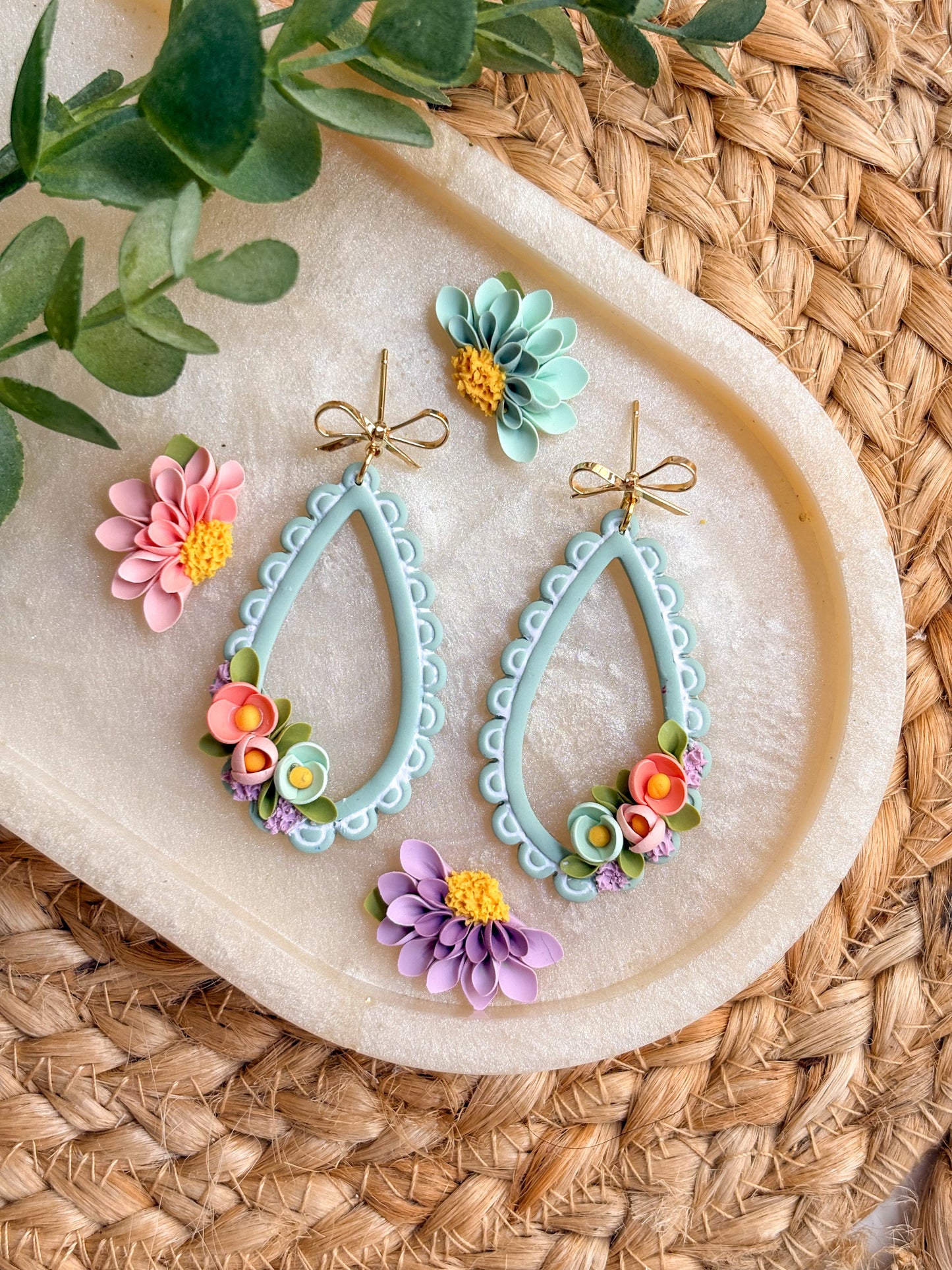 Floral lacy teardrop earrings