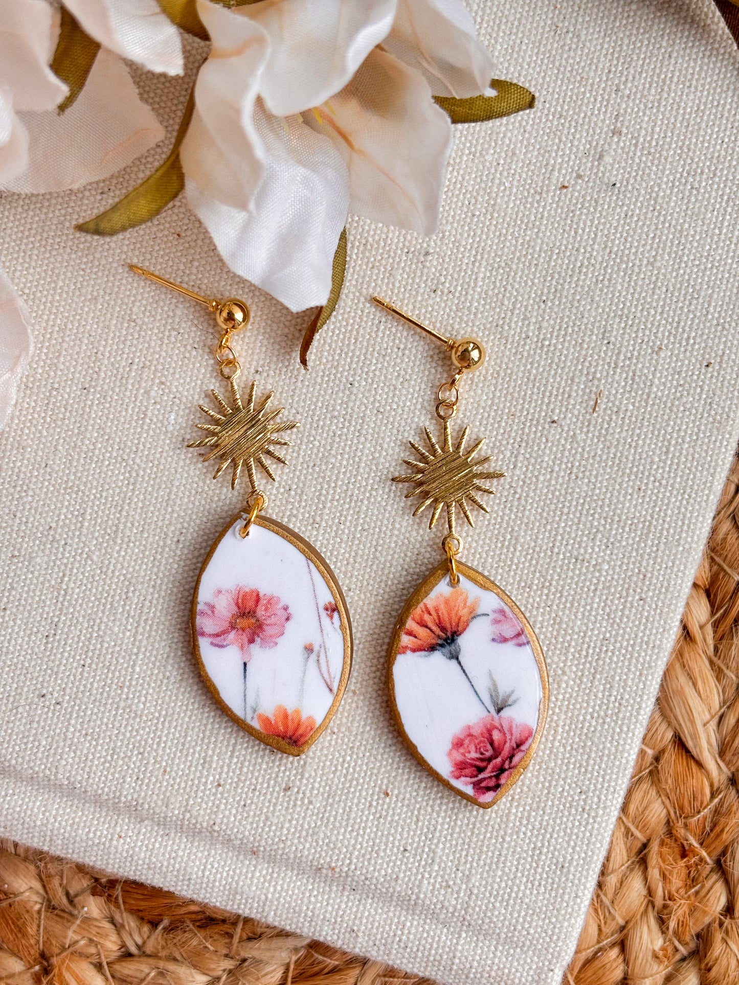 Lazy Daisies in the Sun Dangles