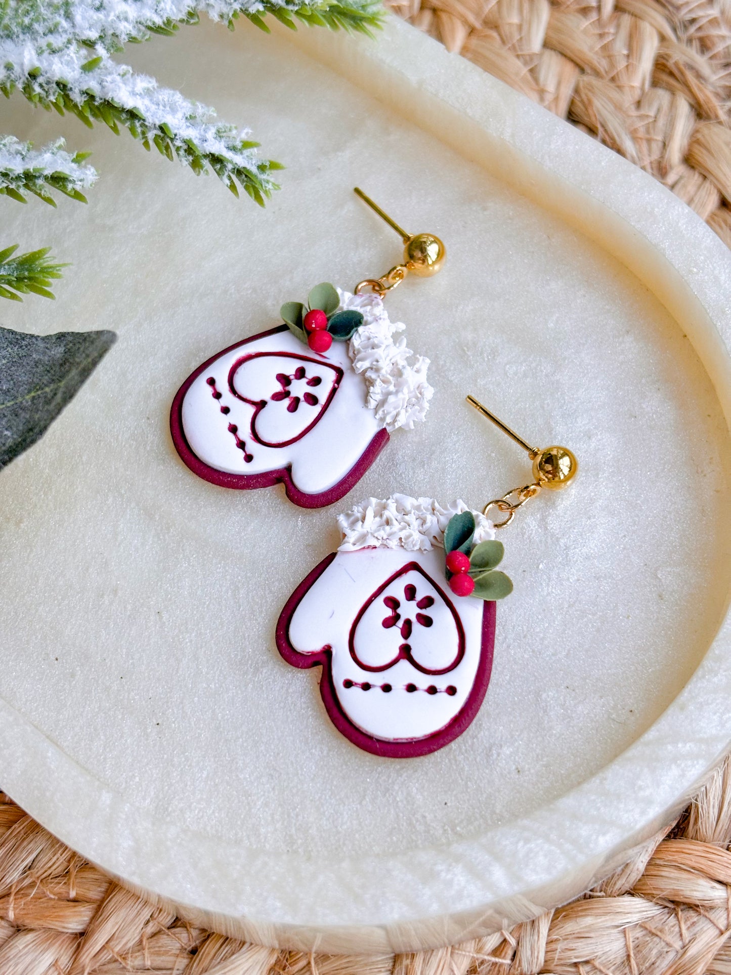 Festive Mitten Dangles