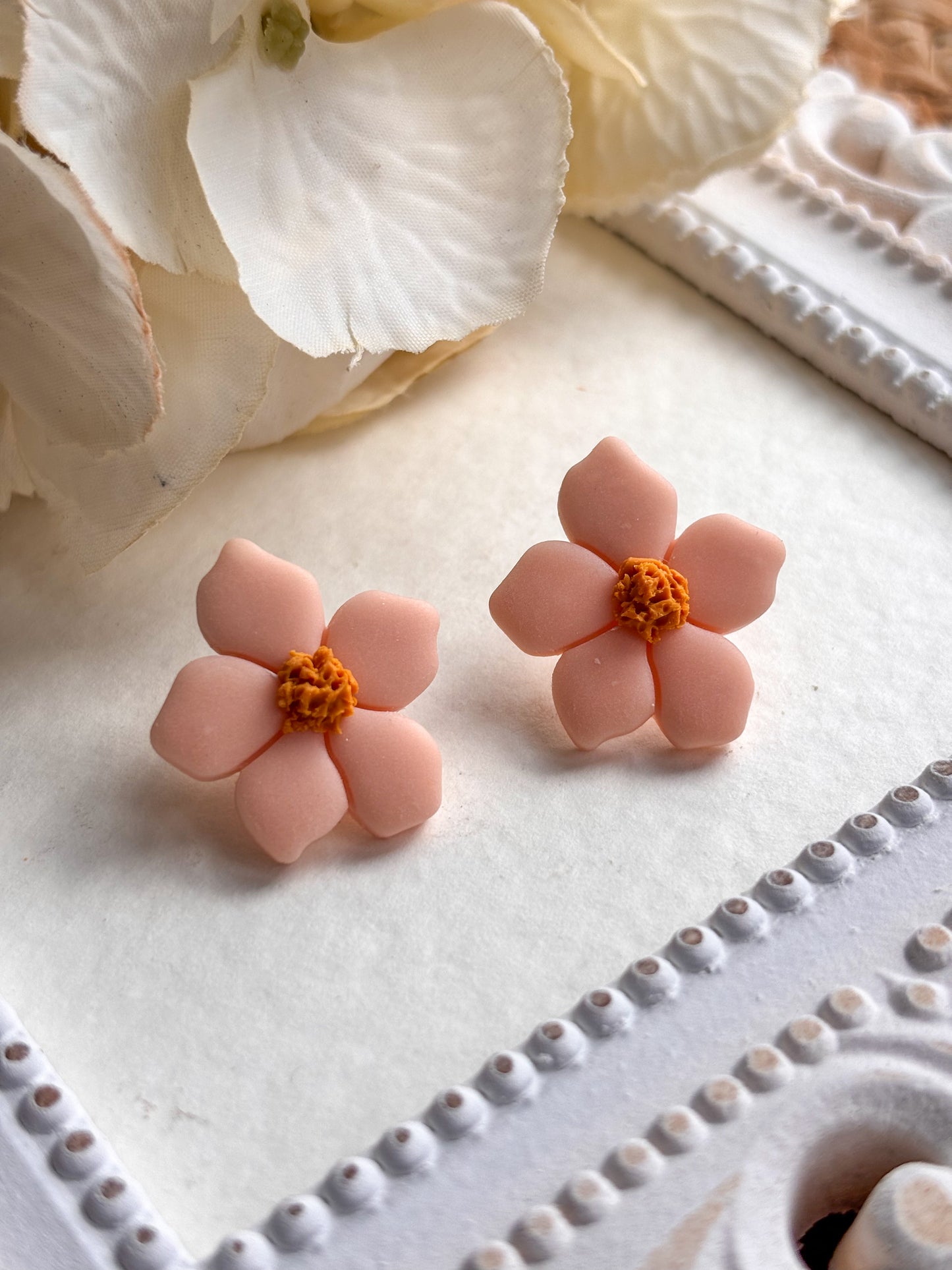 ‘Bloom’ studs