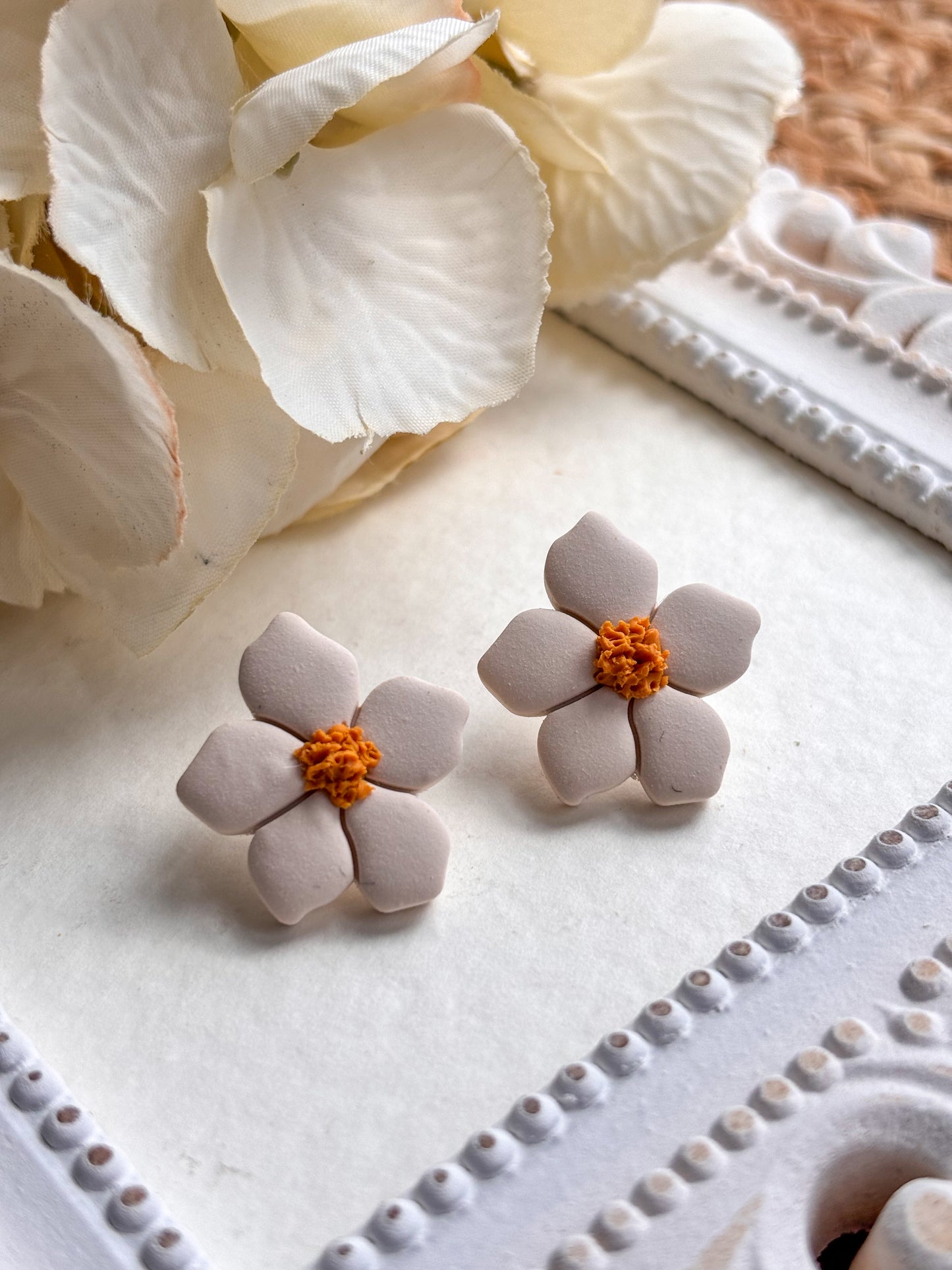 ‘Bloom’ studs