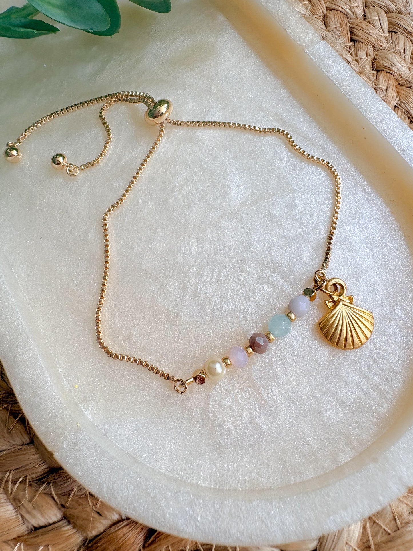 Adjustable gold plated beaded bracelet