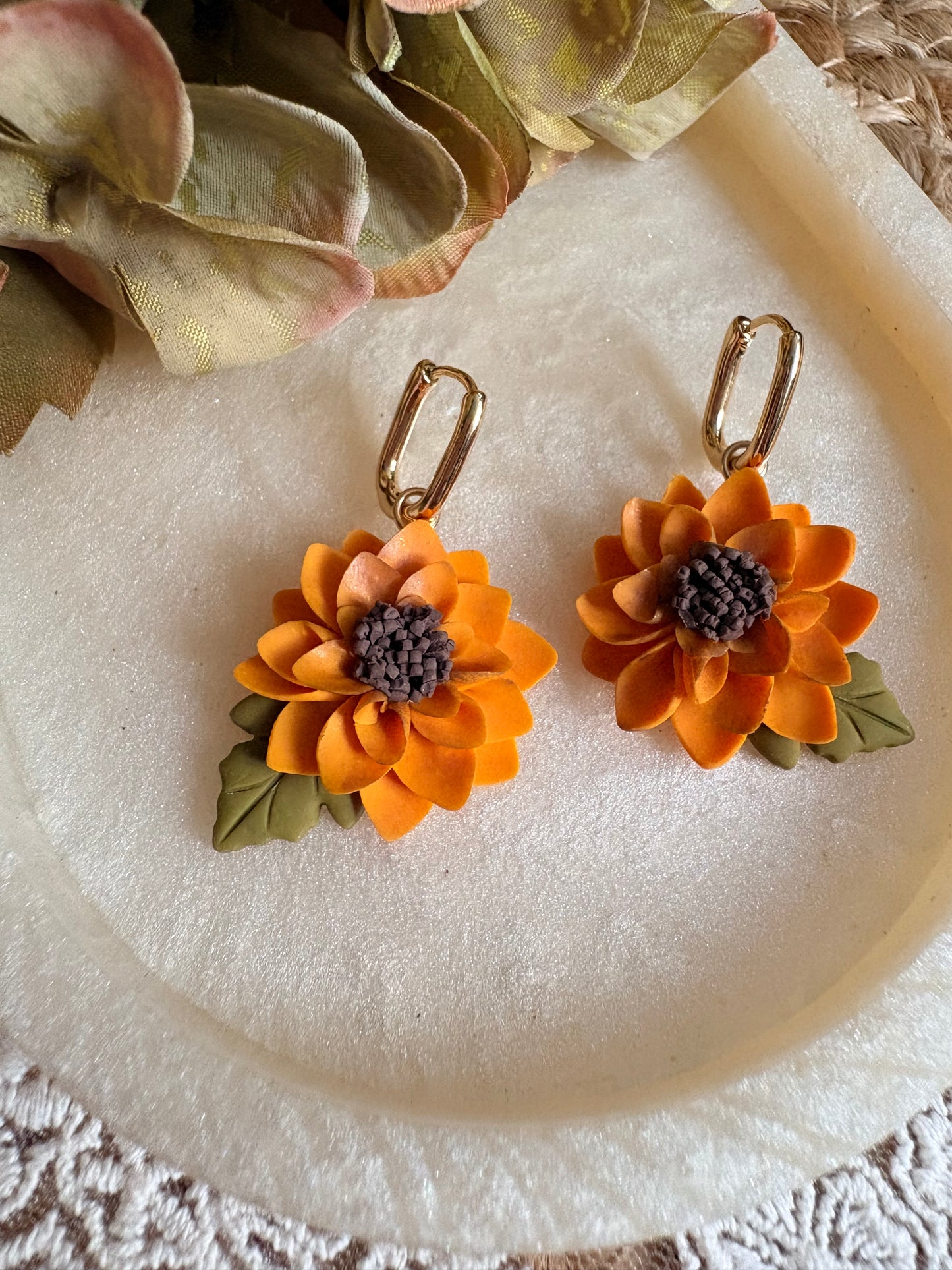 Sunflower huggies