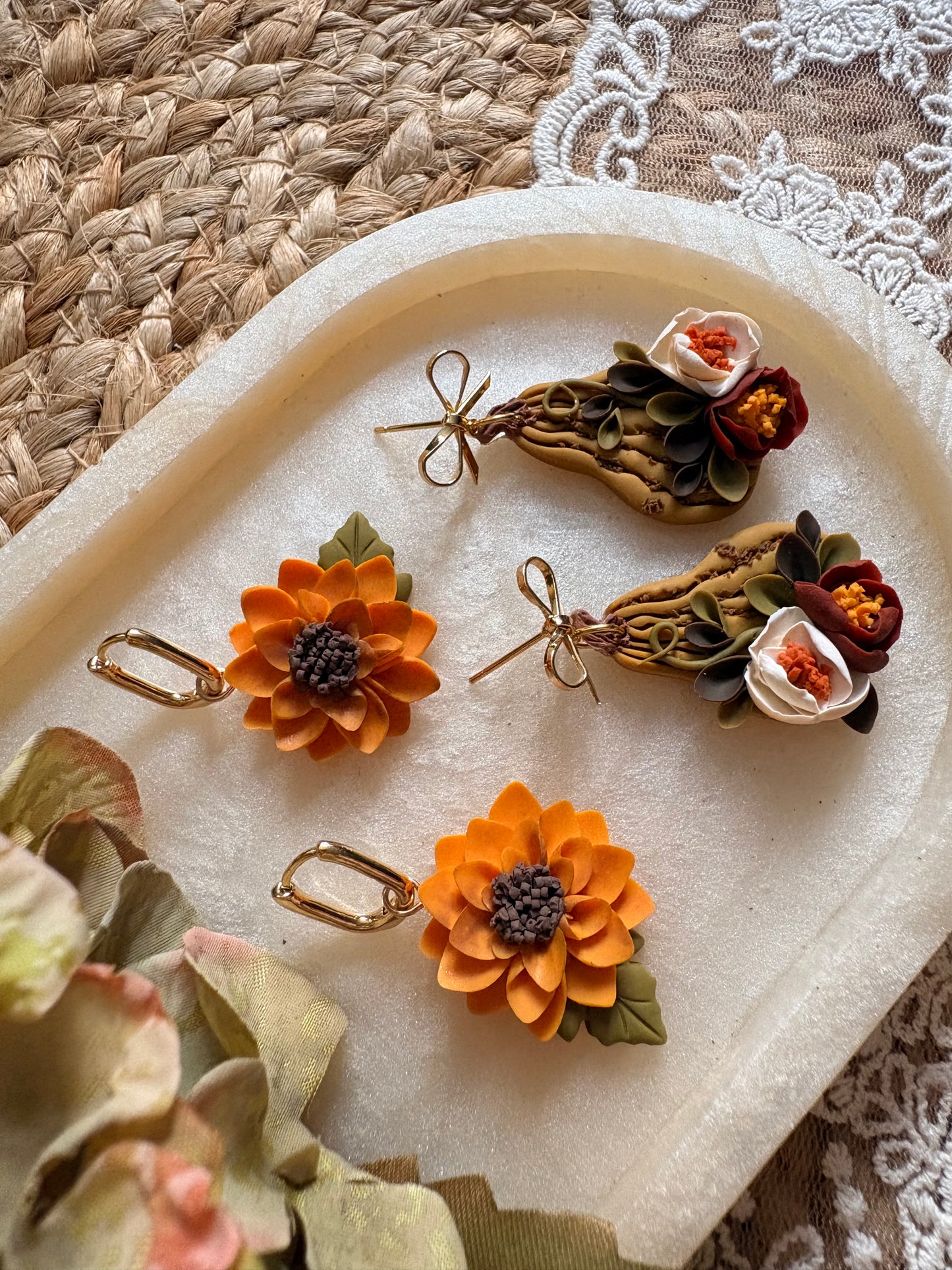 Gourds / pumpkins and bows