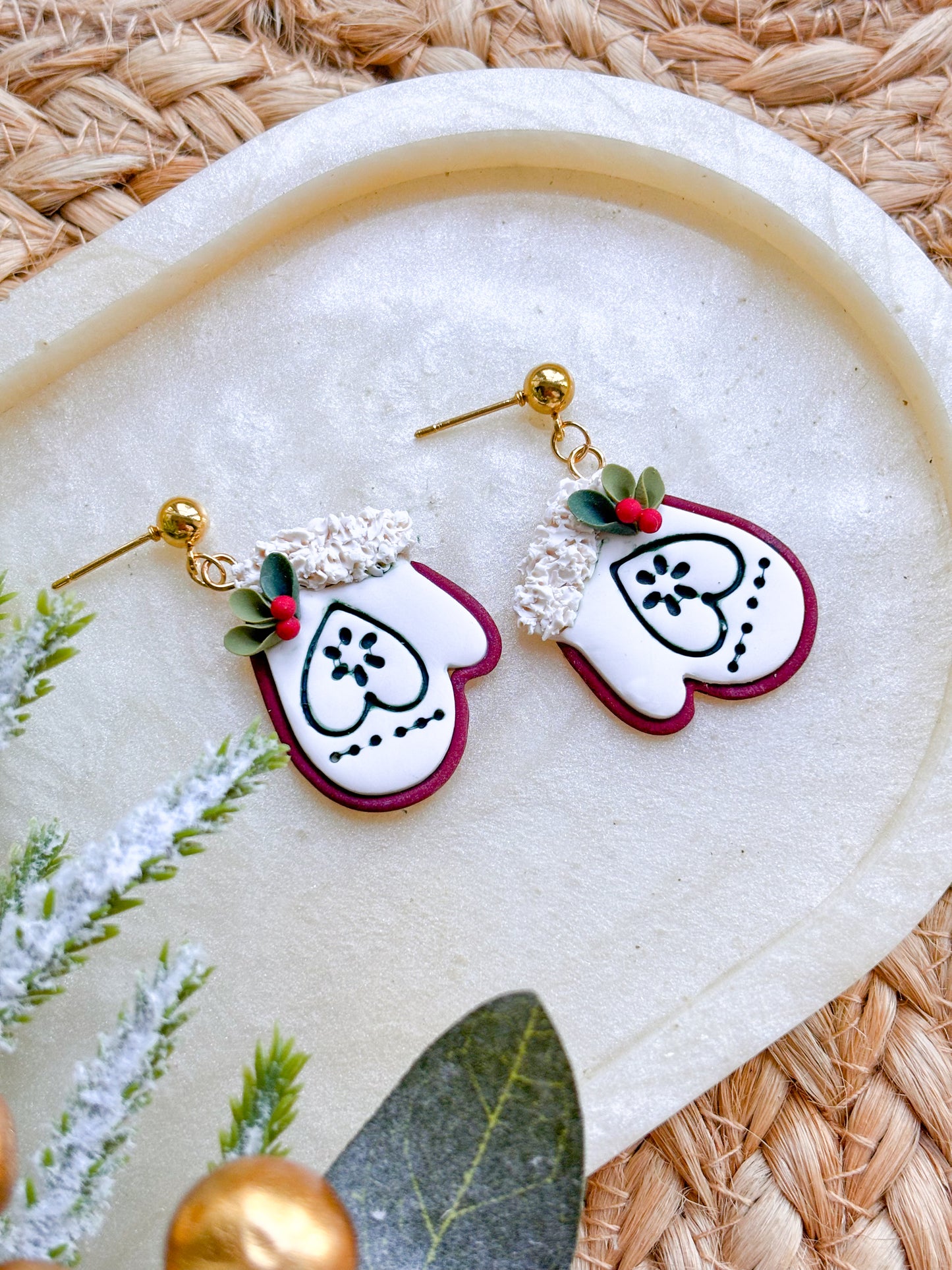 Festive Mitten Dangles