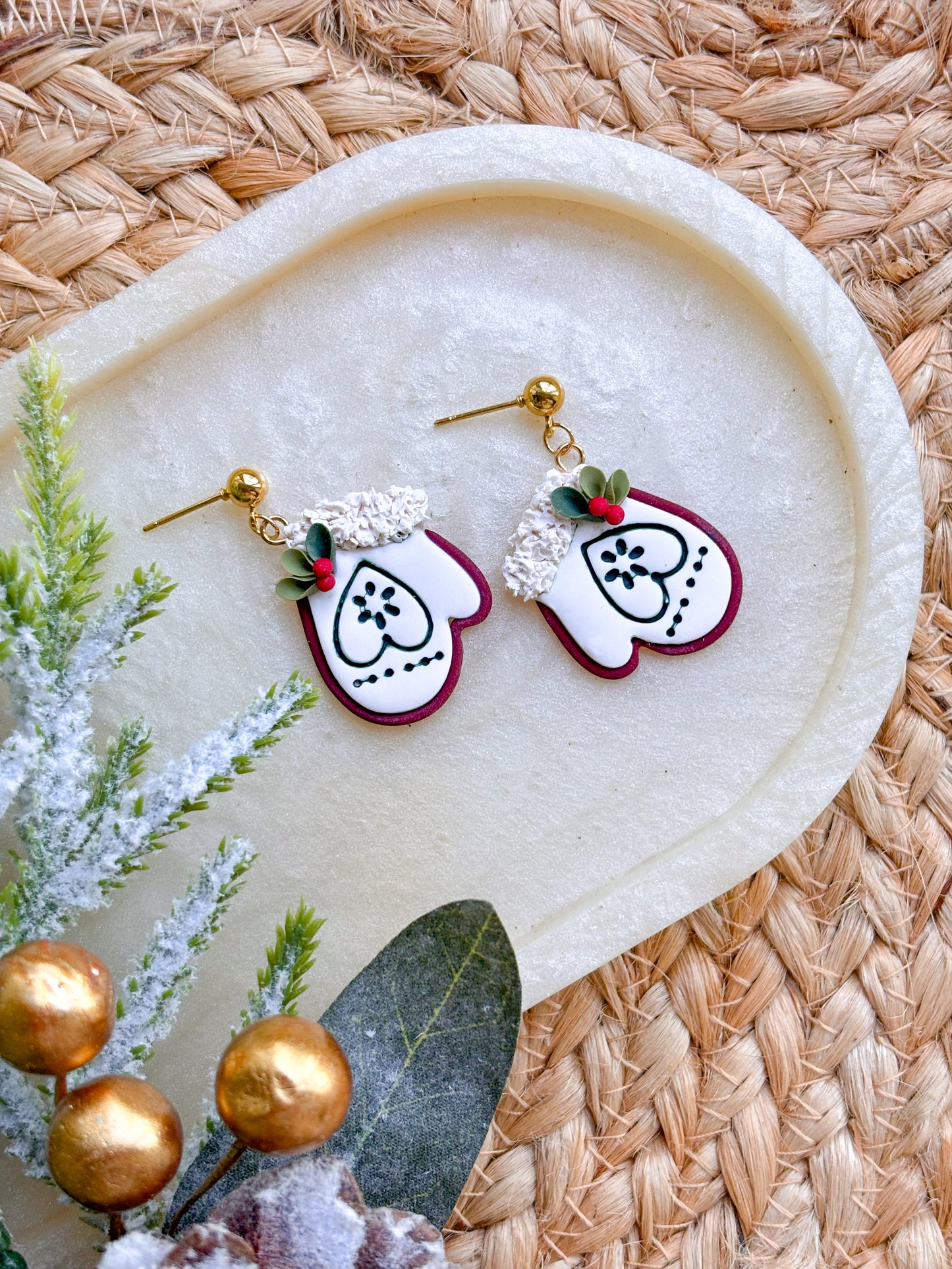 Festive Mitten Dangles