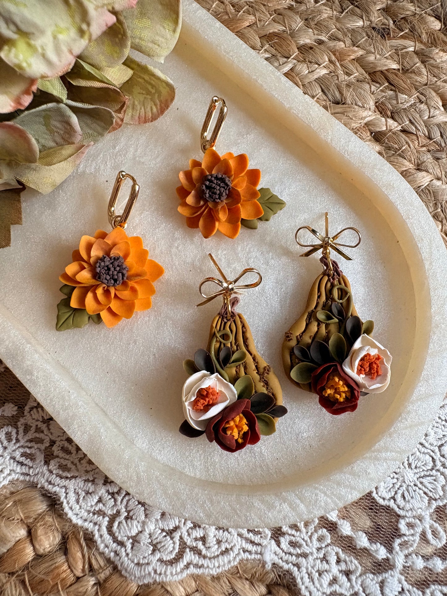 Gourds / pumpkins and bows