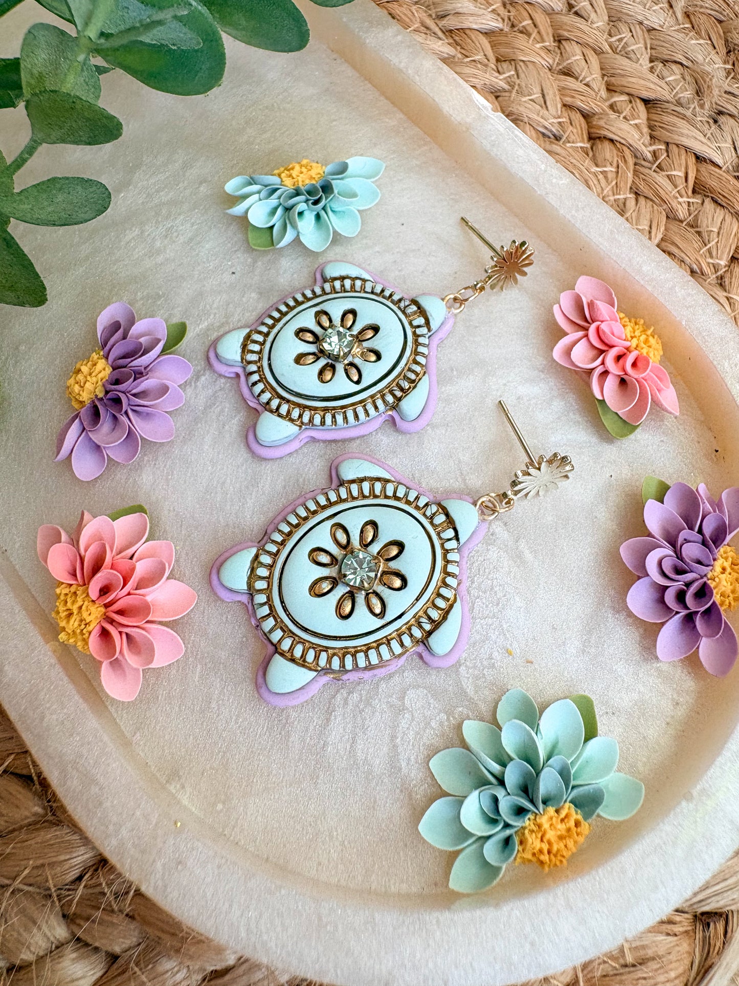 Sparkling turtle dangles