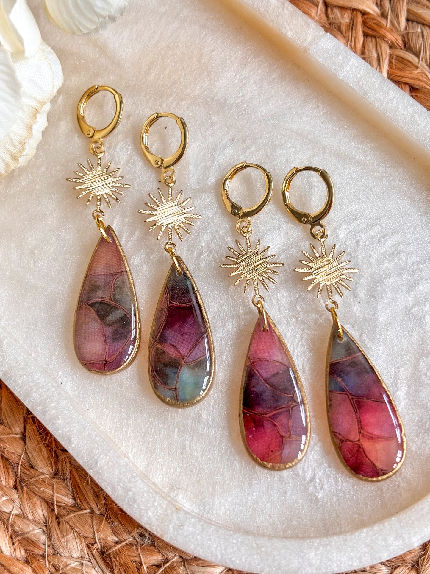 Narrow Sunburst Droplet Huggies