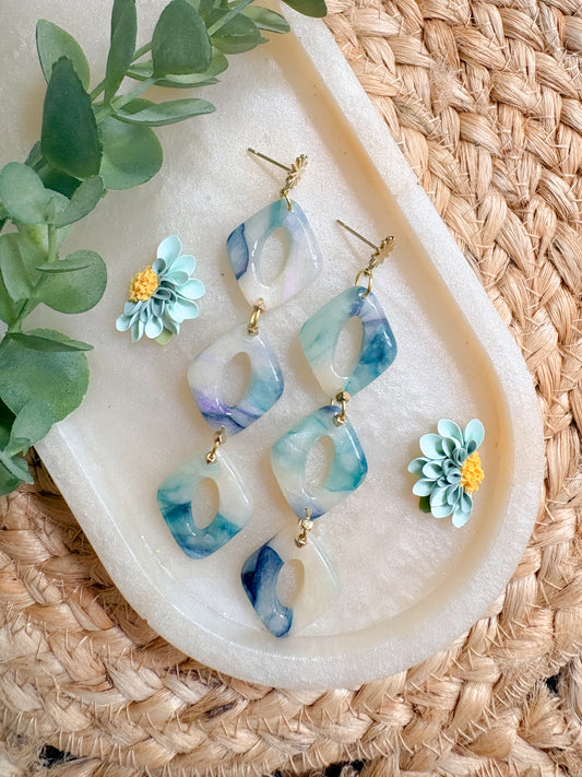‘Beside the Sea’ link dangles