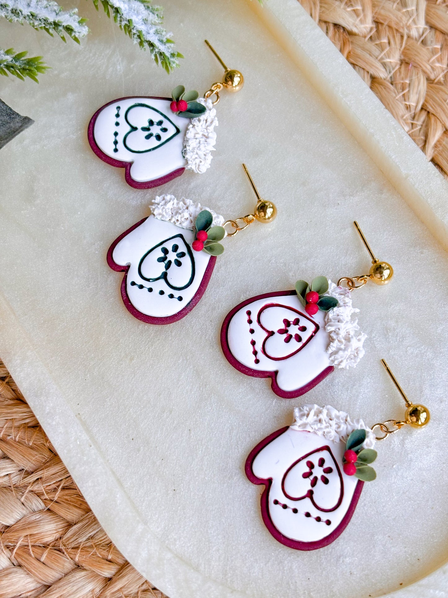 Festive Mitten Dangles