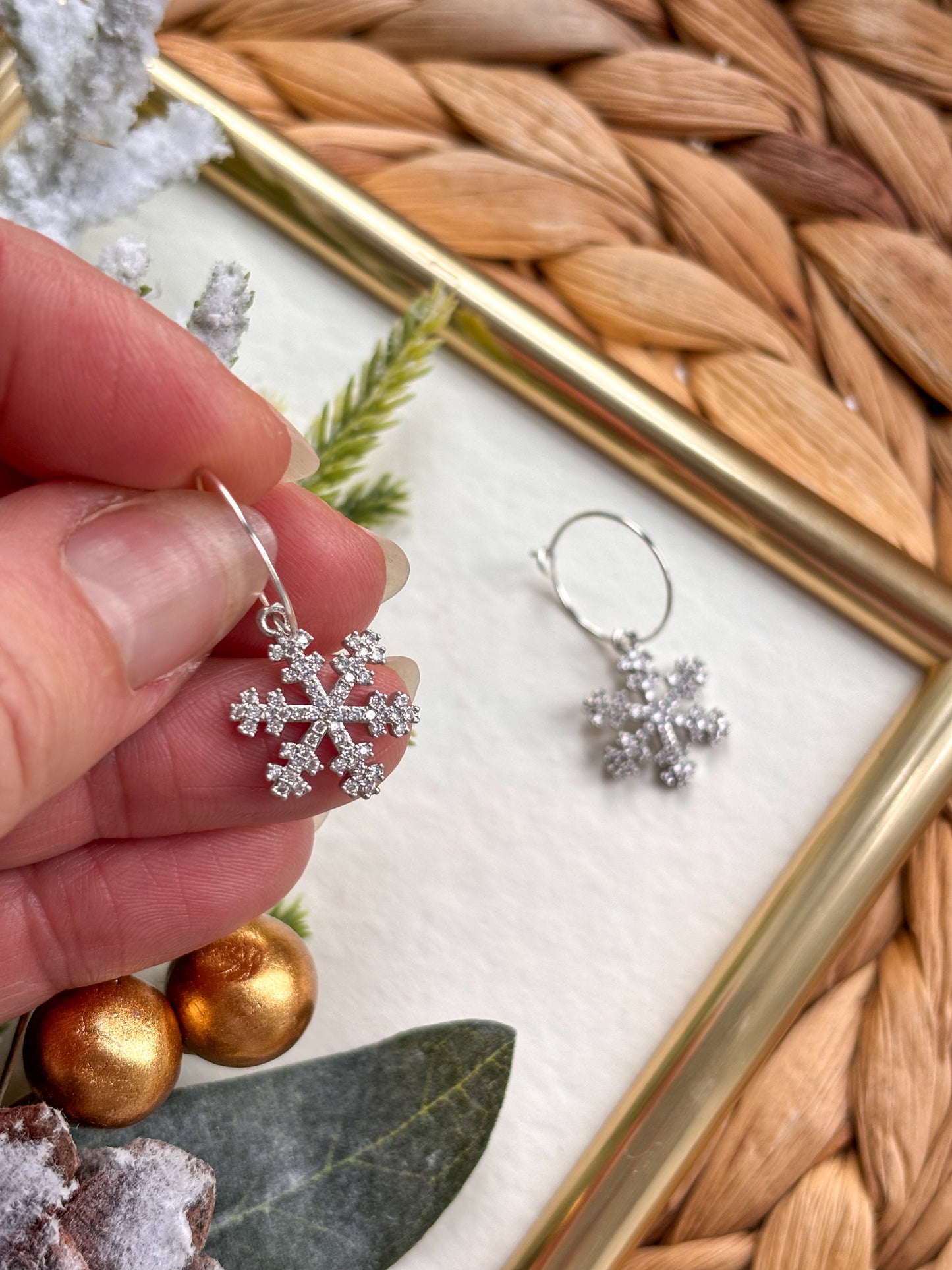 Mini Sparkling Snowflakes