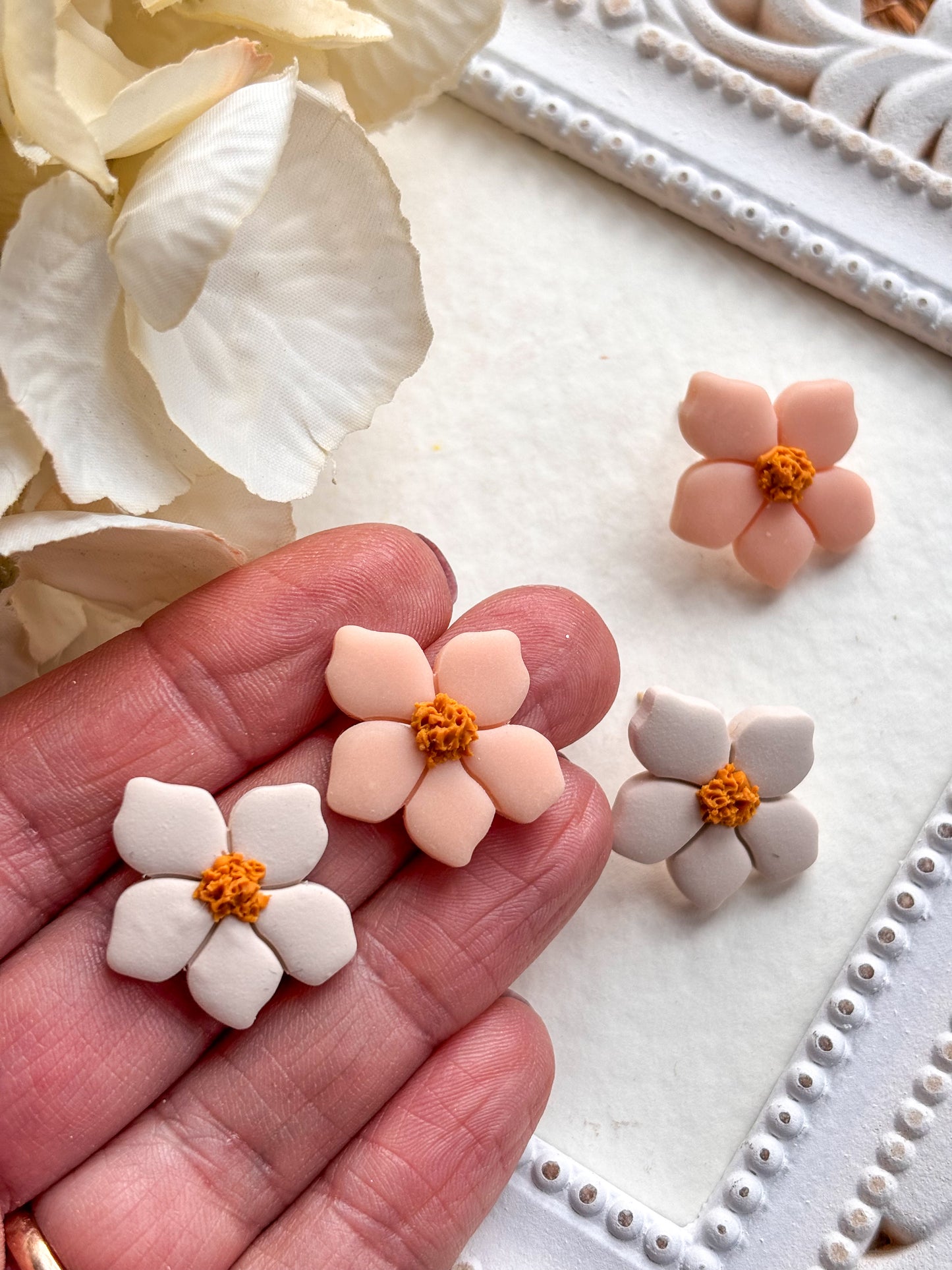 ‘Bloom’ studs