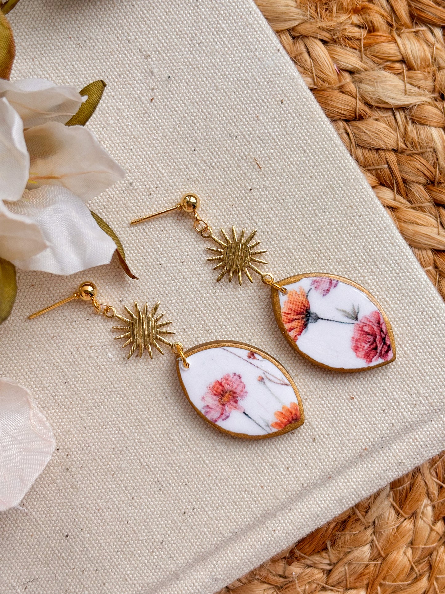 Lazy Daisies in the Sun Dangles