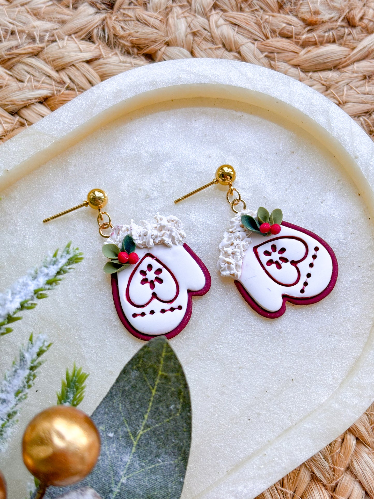 Festive Mitten Dangles